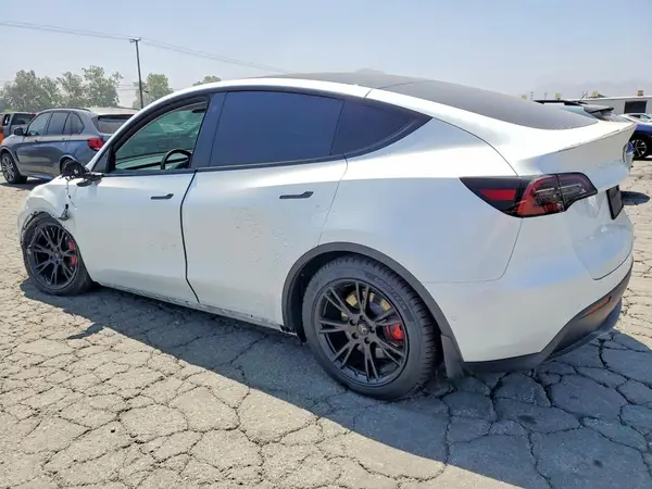 7SAYGDEE9NF354346 2022 TESLA MODEL Y - Image 2