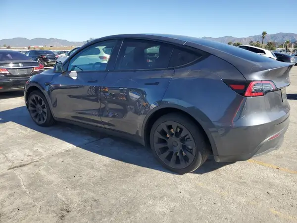 7SAYGDEE9NF355870 2022 TESLA MODEL Y - Image 2
