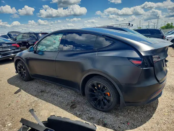 7SAYGDEE9NF357294 2022 TESLA MODEL Y - Image 2