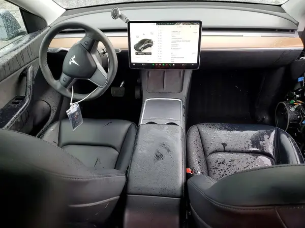 7SAYGDEE9NF364942 2022 TESLA MODEL Y - Image 8