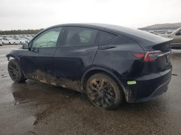 7SAYGDEE9NF366433 2022 TESLA MODEL Y - Image 2