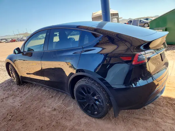 7SAYGDEE9NF368652 2022 TESLA MODEL Y - Image 2