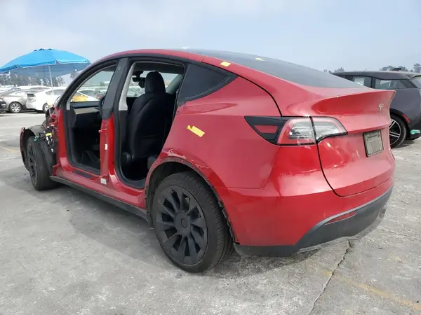 7SAYGDEE9NF371289 2022 TESLA MODEL Y - Image 2