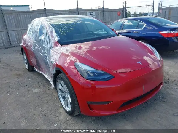 7SAYGDEE9NF374368 2022 TESLA MODEL Y - Image 1