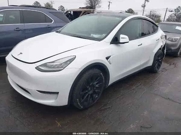 7SAYGDEE9NF374614 2022 TESLA MODEL Y - Image 2