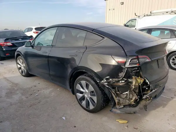 7SAYGDEE9NF375679 2022 TESLA MODEL Y - Image 2