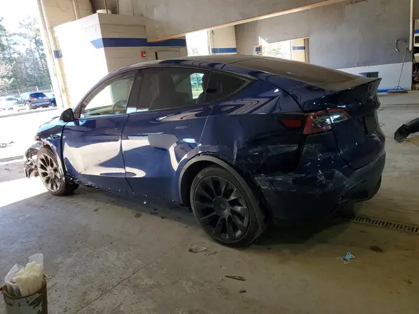 7SAYGDEE9NF382244 2022 TESLA MODEL Y - Image 2