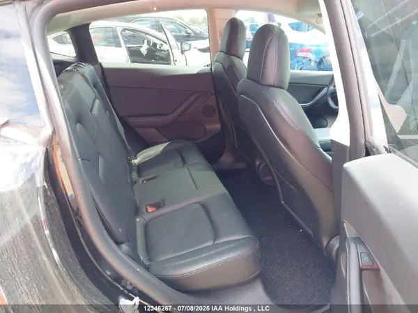 7SAYGDEE9NF385015 2022 TESLA MODEL Y - Image 8