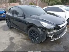 7SAYGDEE9NF386407 2022 TESLA MODEL Y