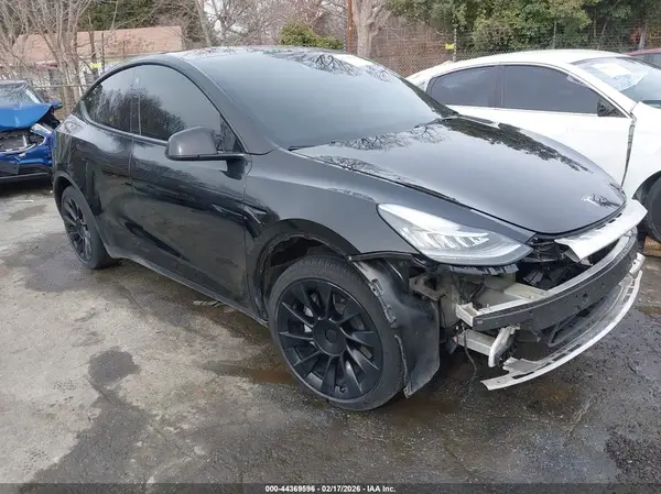 7SAYGDEE9NF386407 2022 TESLA MODEL Y - Image 1