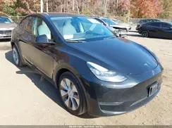 7SAYGDEE9NF388304 2022 TESLA MODEL Y