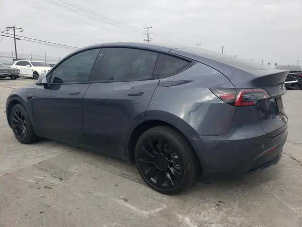 7SAYGDEE9NF419325 2022 TESLA MODEL Y - Image 2