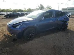 7SAYGDEE9NF423021 2022 TESLA MODEL Y