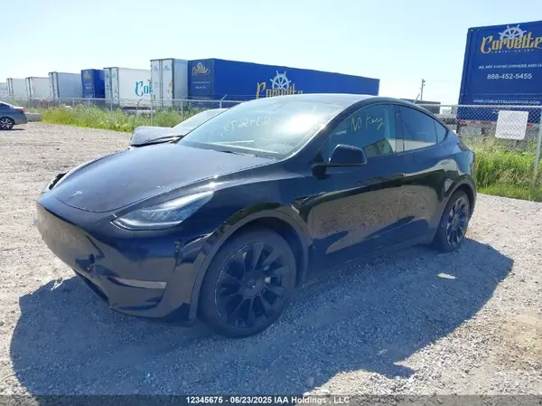 7SAYGDEE9NF424105 2022 TESLA MODEL Y - Image 2