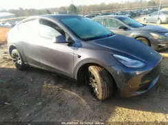 7SAYGDEE9NF424928 2022 TESLA MODEL Y