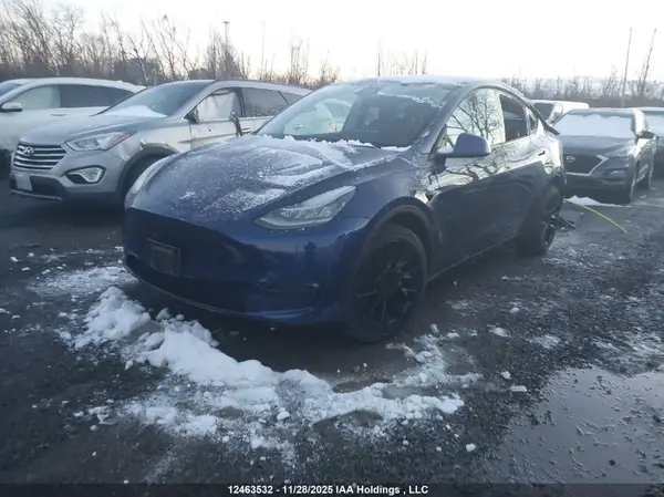 7SAYGDEE9NF425948 2022 TESLA MODEL Y - Image 2