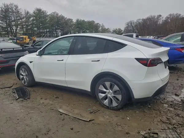 7SAYGDEE9NF431216 2022 TESLA MODEL Y - Image 2