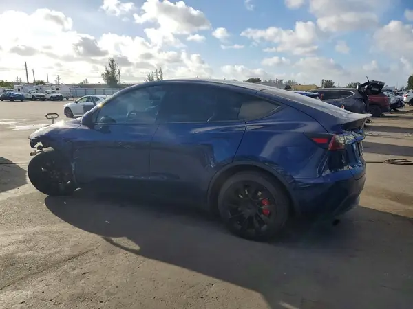 7SAYGDEE9NF431460 2022 TESLA MODEL Y - Image 2