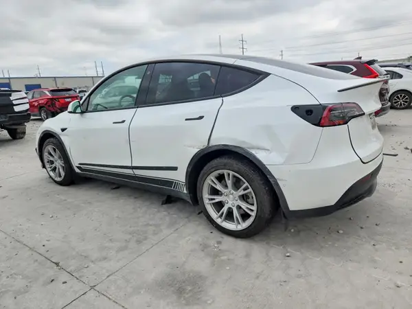7SAYGDEE9NF434469 2022 TESLA MODEL Y - Image 2