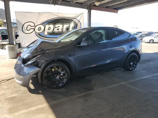 7SAYGDEE9NF438585 2022 TESLA MODEL Y - Image 1