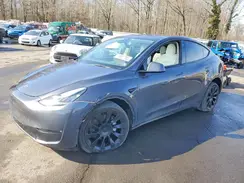 7SAYGDEE9NF438828 2022 TESLA MODEL Y
