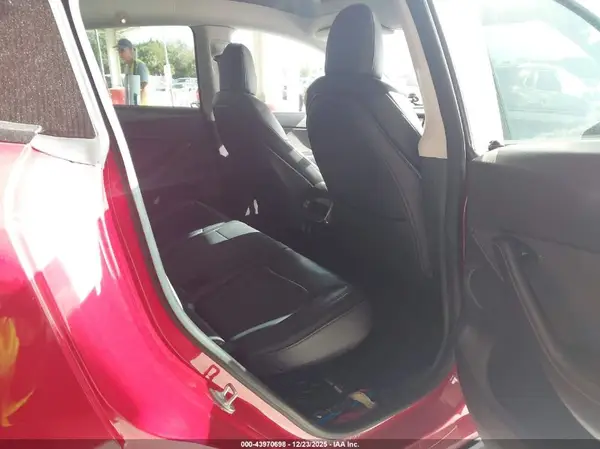7SAYGDEE9NF439686 2022 TESLA MODEL Y - Image 8
