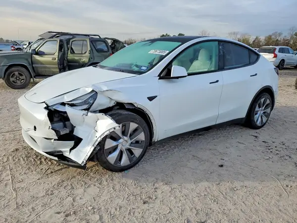 7SAYGDEE9NF440014 2022 TESLA MODEL Y - Image 1