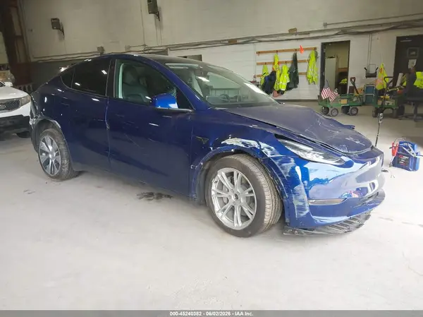 7SAYGDEE9NF442605 2022 TESLA MODEL Y - Image 1