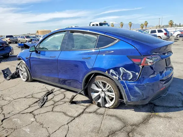 7SAYGDEE9NF444760 2022 TESLA MODEL Y - Image 2