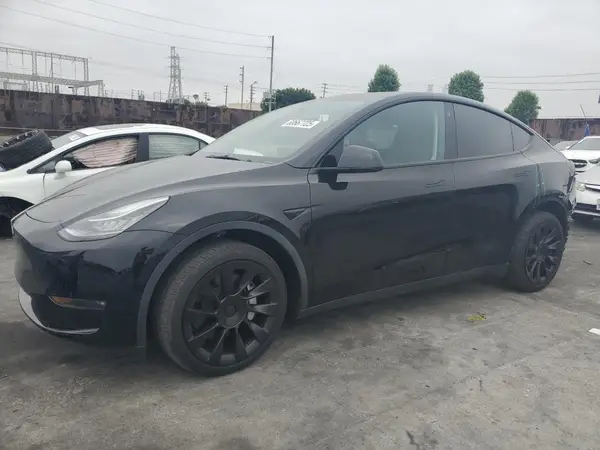 7SAYGDEE9NF450350 2022 TESLA MODEL Y - Image 1