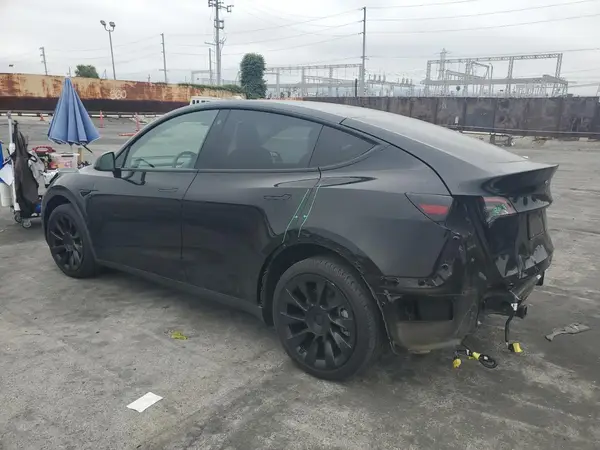 7SAYGDEE9NF450350 2022 TESLA MODEL Y - Image 2