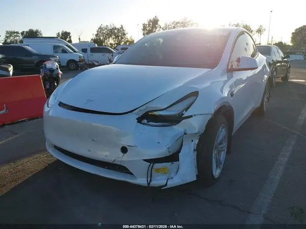 7SAYGDEE9NF453443 2022 TESLA MODEL Y - Image 2