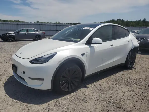 7SAYGDEE9NF455614 2022 TESLA MODEL Y - Image 1