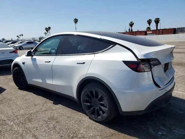 7SAYGDEE9NF458206 2022 TESLA MODEL Y - Image 2
