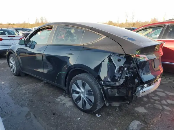7SAYGDEE9NF459131 2022 TESLA MODEL Y - Image 2