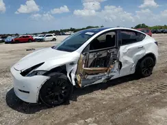 7SAYGDEE9NF459503 2022 TESLA MODEL Y