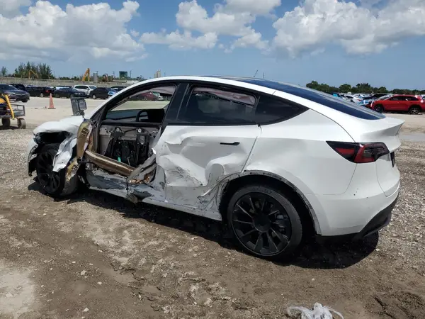 7SAYGDEE9NF459503 2022 TESLA MODEL Y - Image 2