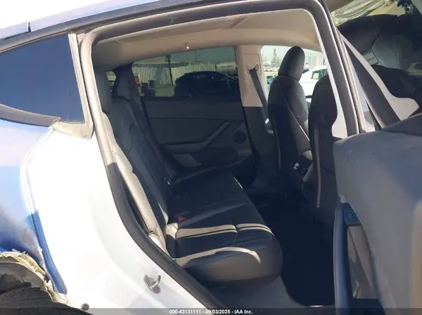 7SAYGDEE9NF464362 2022 TESLA MODEL Y - Image 8