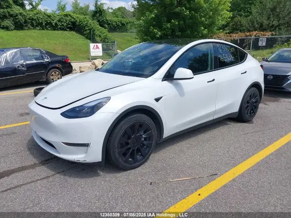 7SAYGDEE9NF465303 2022 TESLA MODEL Y - Image 2