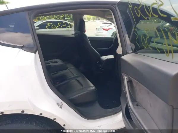 7SAYGDEE9NF465303 2022 TESLA MODEL Y - Image 8