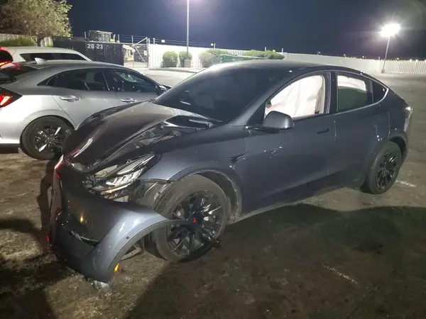 7SAYGDEE9NF494882 2022 TESLA MODEL Y - Image 1