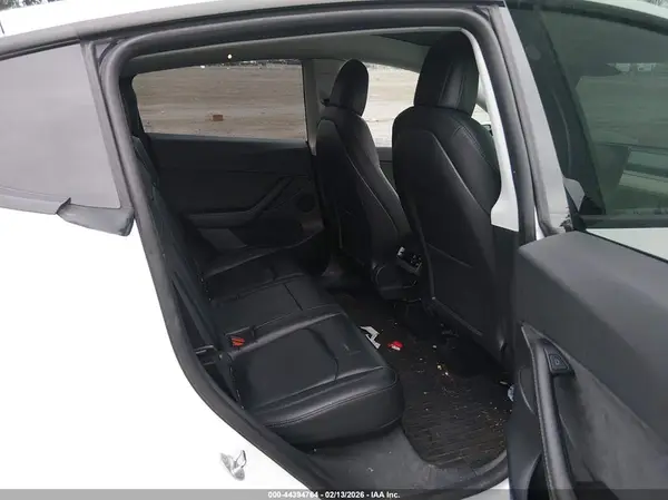 7SAYGDEE9NF504732 2022 TESLA MODEL Y - Image 8