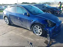 7SAYGDEE9NF515813 2022 TESLA MODEL Y