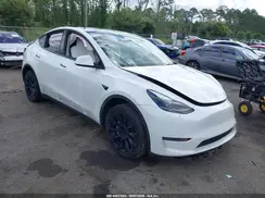 7SAYGDEE9NF535737 2022 TESLA MODEL Y