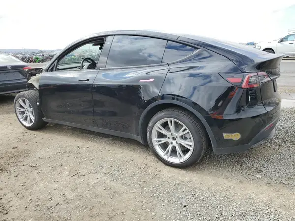 7SAYGDEE9NF537567 2022 TESLA MODEL Y - Image 2