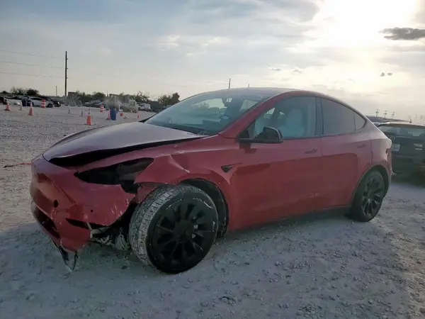 7SAYGDEE9NF548990 2022 TESLA MODEL Y - Image 1