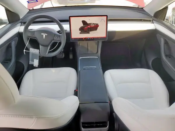 7SAYGDEE9NF548990 2022 TESLA MODEL Y - Image 8
