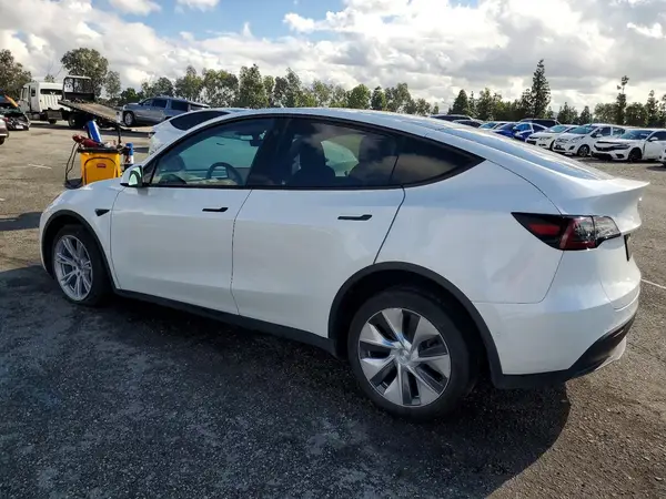 7SAYGDEE9NF552618 2022 TESLA MODEL Y - Image 2