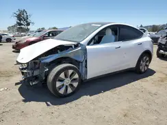 7SAYGDEE9NF555888 2022 TESLA MODEL Y