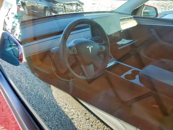 7SAYGDEE9NF557365 2022 TESLA MODEL Y - Image 8